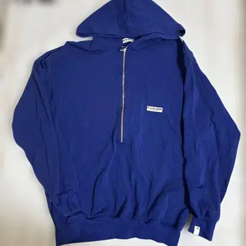 CAHLUMN 네이비 하프 집업 후드티