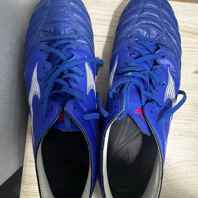 미즈노 축구화 265