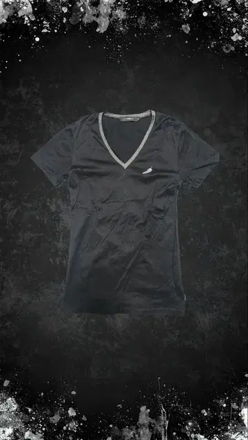 CIVARIZE 블랙 V넥 T셔츠