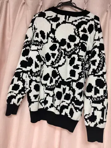 KARAKU 스컬 패턴 니트 스웨터