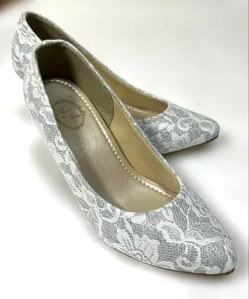 새상품급 루델루 펌프스 화이트 계열 실버 라메 펄 L 브라이덜