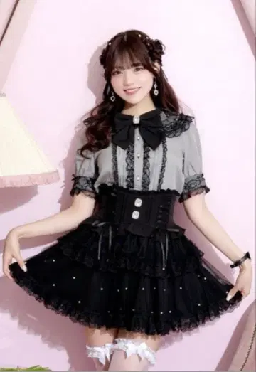 노에미 메니 리본 레이스업 커프스 블라우스 반팔 M 체크 무늬