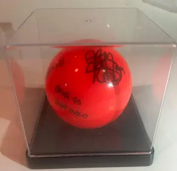 히나타자카46 우에무라 히나노 사인볼 Happy Magical Tour