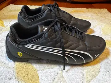 푸마 페라리 블랙 스니커즈