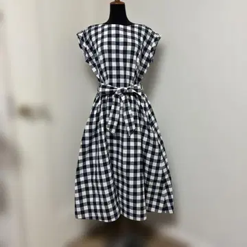 BEAMS HEART 네이비와 화이트 체크 무늬 롱 원피스