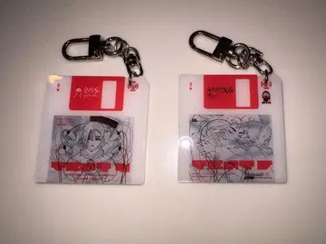 에이 스테 / 에이리언 스테이지 플로피 디스크 키링 수아 & 현아