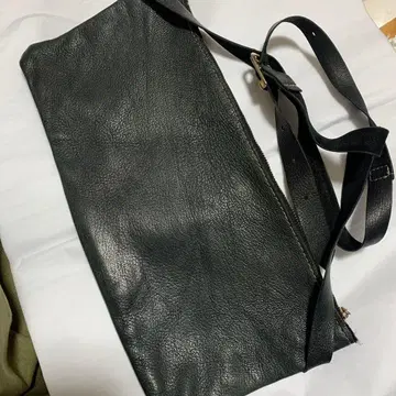 중고/소가죽 플랫 숄더백