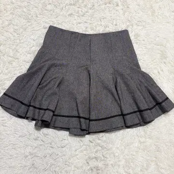 [컨디션 최상] 폭시 뉴욕 23AW 꽃보다 남자 콜라보 플레어 스커트