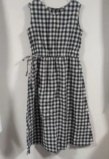 슬리브리스 체크 무늬 롱 원피스