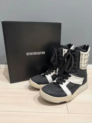 DIET BUTCHER SLIM SHIN 스니커즈 다이어트 부처