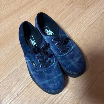Vans 네이비 체크 무늬 스니커즈 24cm