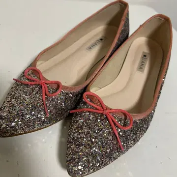 [ DIANA ] 글리터 포인트 발레 펌프스 플랫슈즈 24.5