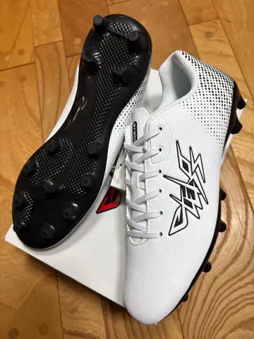 새상품 대특가 엘레보스 크로노바 25.5cm