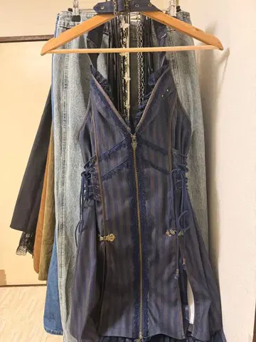 OZZ ON 홀더넥 원피스