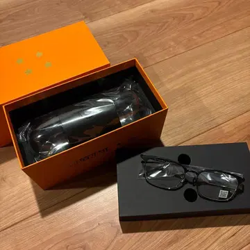 JINS x 드래곤볼 손오공 모델