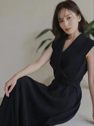 anuans 아뉴앙스 더블 새틴 테일러드 플레어 원피스