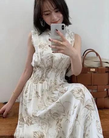 anuans 아뉴앙스 리프 패턴 스탠드 카라 원피스