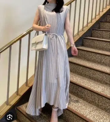 anuans 아뉴앙스 백 테일 플리츠 티셔츠 원피스