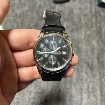 D&G 블랙 가죽 쿼츠 손목시계