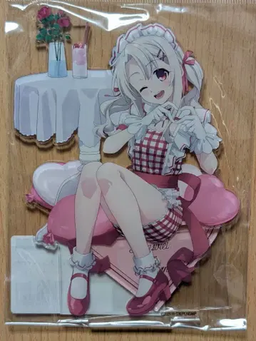 프리즈마 이리야 아크릴 스탠드 웨이트리스 이리야