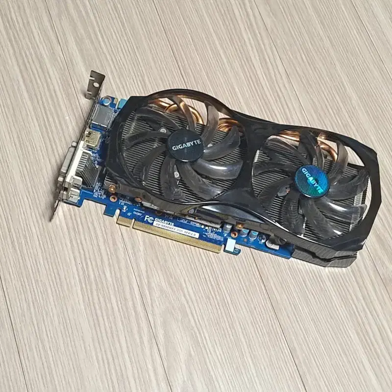 기가바이트 4히트파이프 명기 GTX660 2G 2GB 그래픽카드 듀얼팬