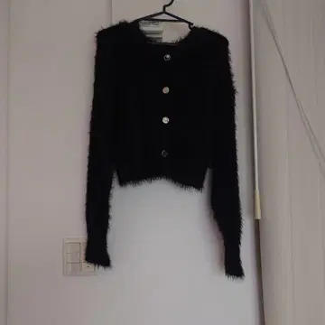 VIS 블랙 퍼 소재 가디건 사이즈 F