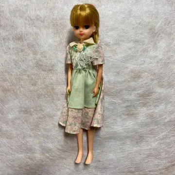 713 리카짱 인형 그린과 핑크 꽃무늬 드레스