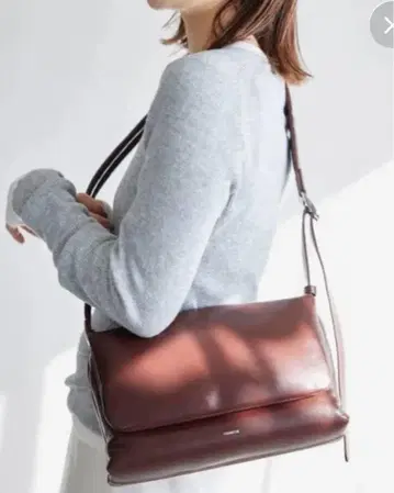 STAND OIL FLUFFY REGULAR 숄더백 브라운