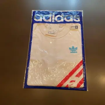아디다스 데드스탁 화이트 T셔츠 사이즈 150