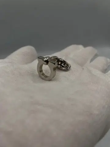 페라가모 커프 링크 간치니 실버 컬러 커프스