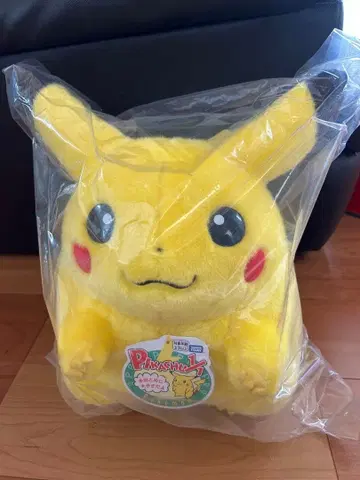 피카츄 30주년 기념 봉제 인형