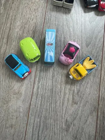 토미카 5대 세트 미니언즈 헬로키티 등