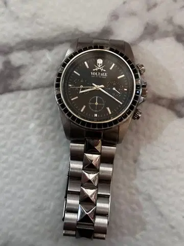 VOLTAGE 크로노그래프 시계 블랙 스컬