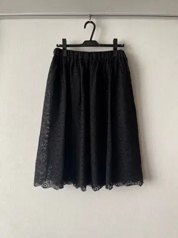 저널 스탠다드의 레이스 스커트