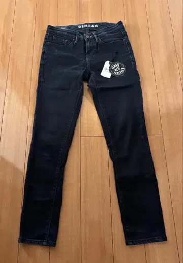 DENHAM 덴함*샤프 스키니 데님 블랙 26