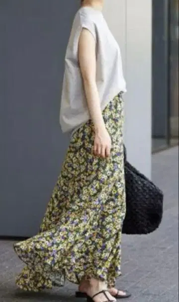 [새상품급] IENA 이에나 플라워 프린트 에스카르고 스커트 사이즈 36