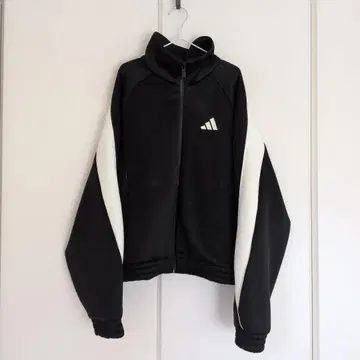 아디다스 스타디움 트랙