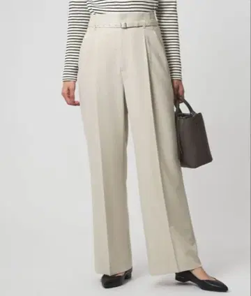 그린 라벨 릴랙싱 파우드레 와이드 팬츠 내추럴