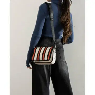 데시구알 Desigual 스트라이프 복슬복슬 미니 크로스백
