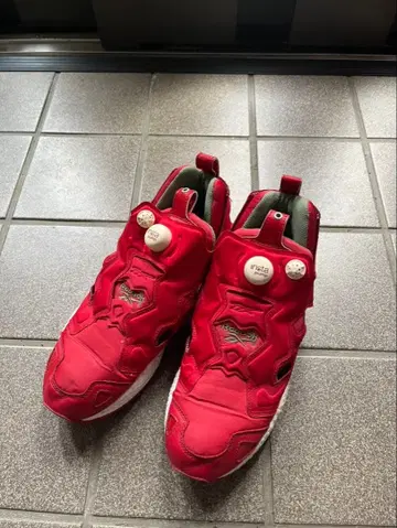 리복 인스타펌프 퓨리 스니커즈 26cm 빨간색 x 화이트