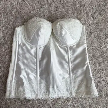 Triumph 브라이덜 이너 C65 새상품급