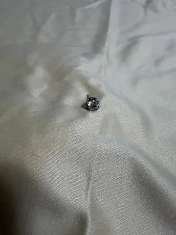 새상품급 정품 저스틴 데이비스 DEBUTANT 지르코니아 귀걸이