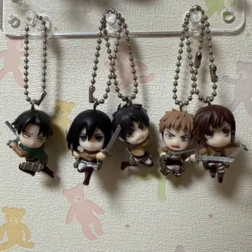 진격의 거인 피규어 키링 세트