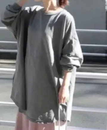 저널 스탠다드 리룸 맨투맨, 롱 T 차콜