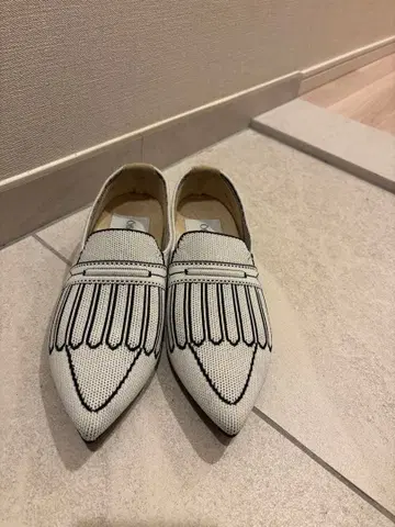 [새상품급] Often 플랫슈즈 화이트