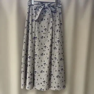 플라워 프린트 리본 포함 롱 스커트