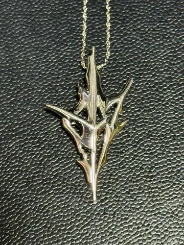 LIGHTNING RETURNS FF XIII SILVER PENDANT