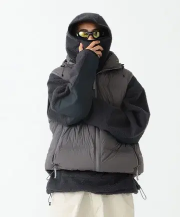 빔즈 23AW 테크 나일론 다운 베스트