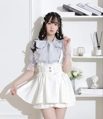 NOEMIE 아가씨 요크 프릴 보타이 블라우스 스카이블루