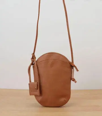 새상품 토라 브라운 소가죽 사코슈